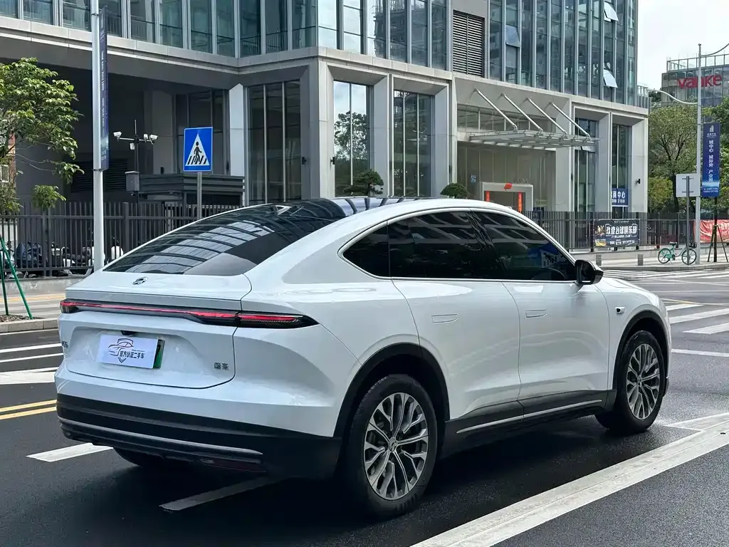 NIO EC6 — фото 8