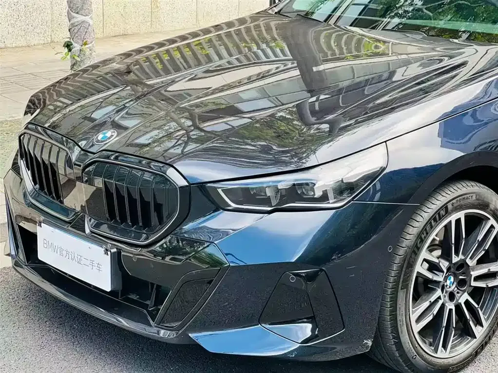 BMW 5 Series — фото 10