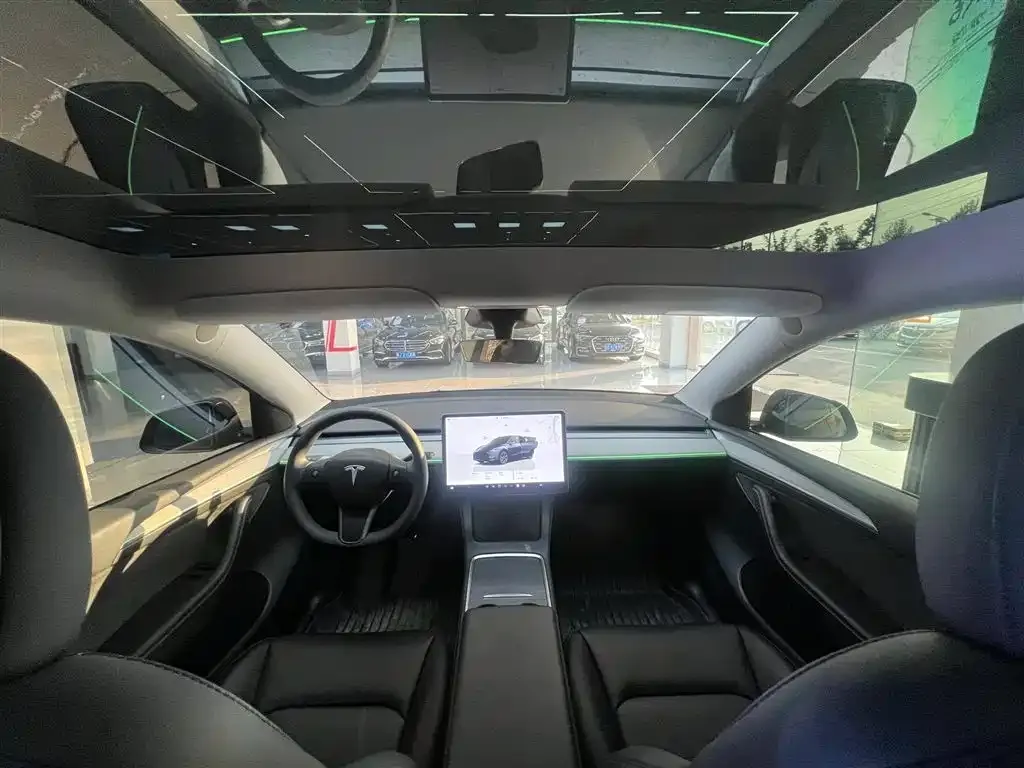 Tesla Model Y — фото 5