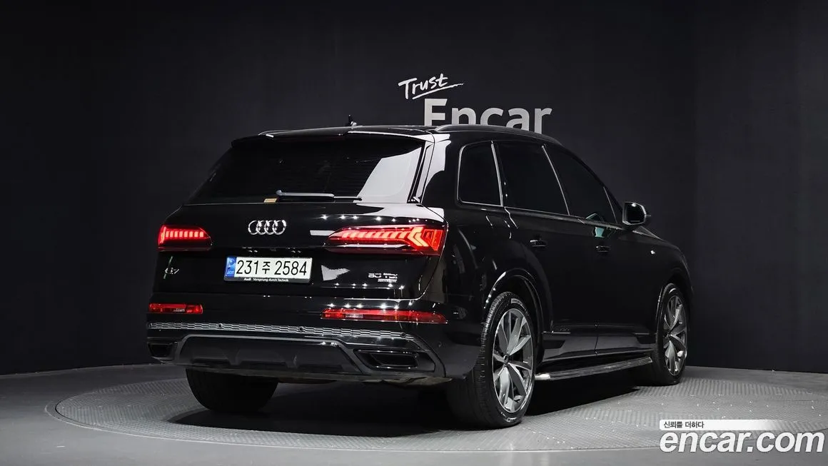 Audi Q7 2023 из KR, фото 3
