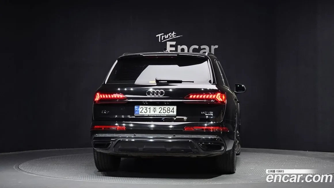 Audi Q7 2023 из KR, фото 4