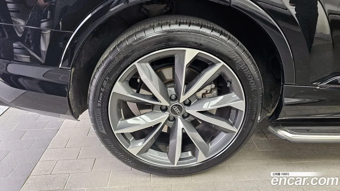Audi Q7 2023 из KR, фото 7