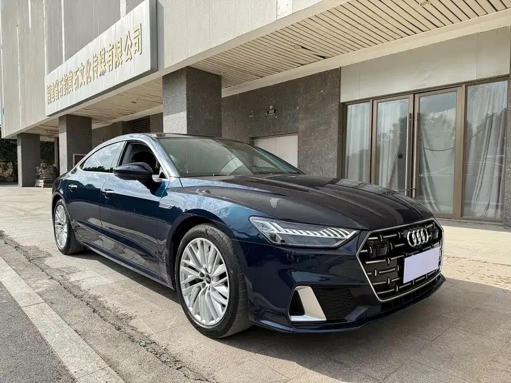Audi A7L — фото 8