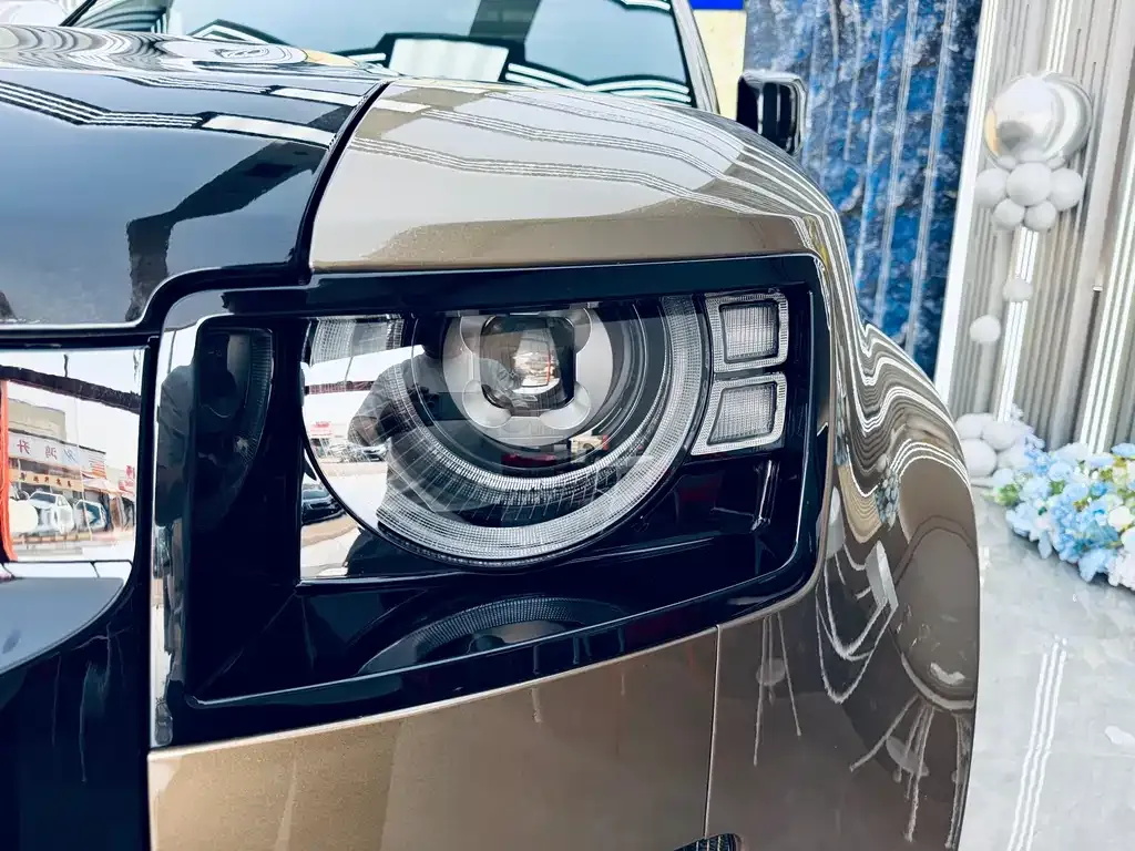 Land Rover Defender — фото 10