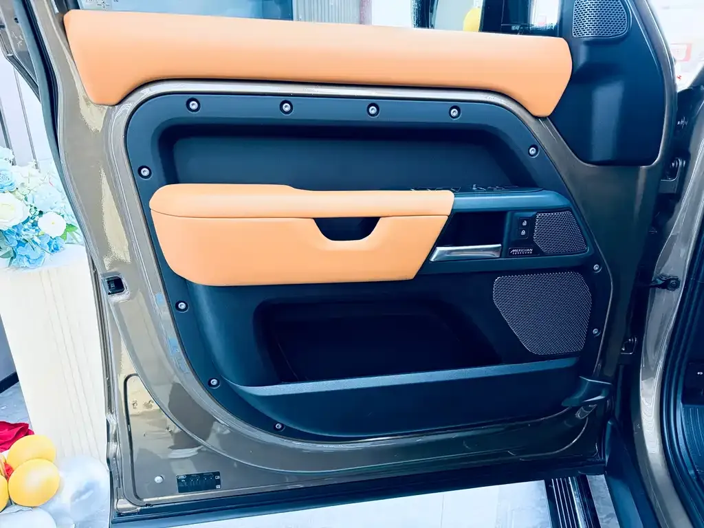 Land Rover Defender — фото 8