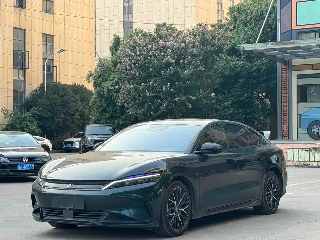 BYD Han — фото 1