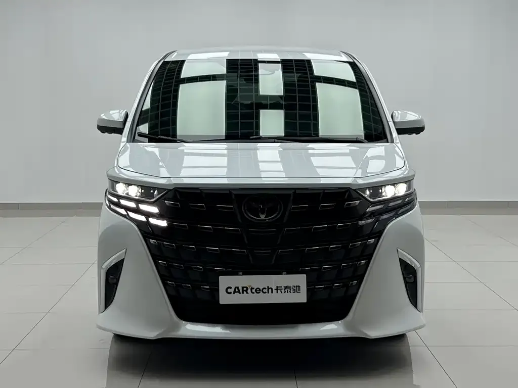 Toyota Alphard — фото 3