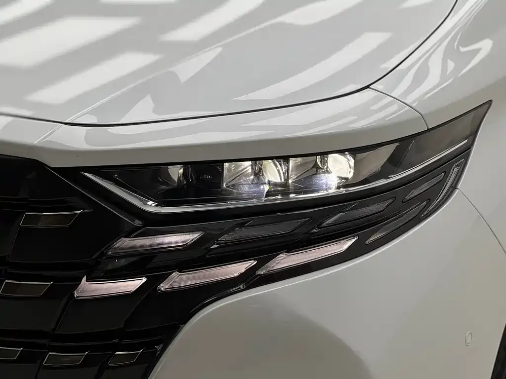Toyota Alphard — фото 8