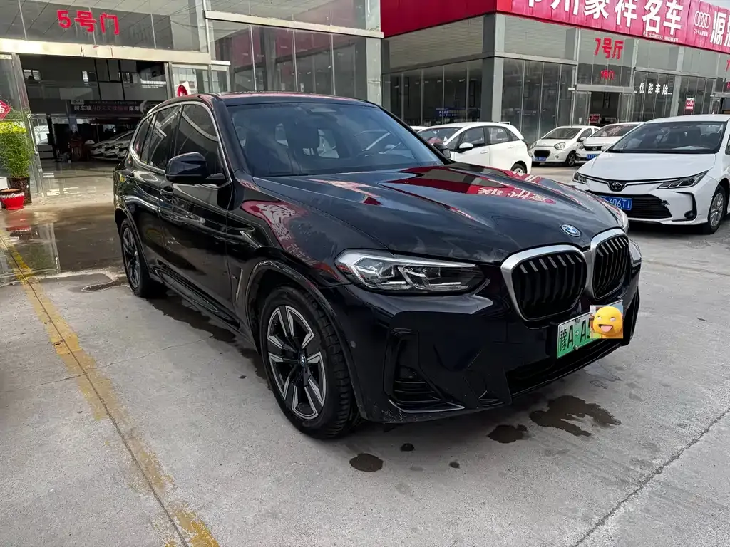 BMW iX3 — фото 3