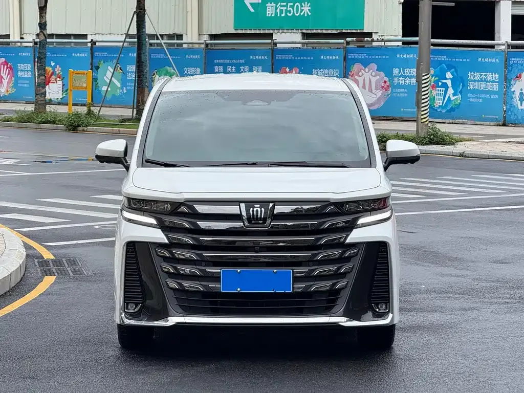 Toyota Vellfire — фото 10