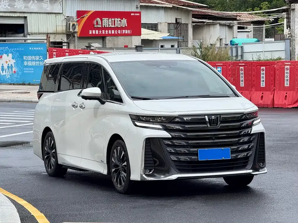 Toyota Vellfire — фото 9
