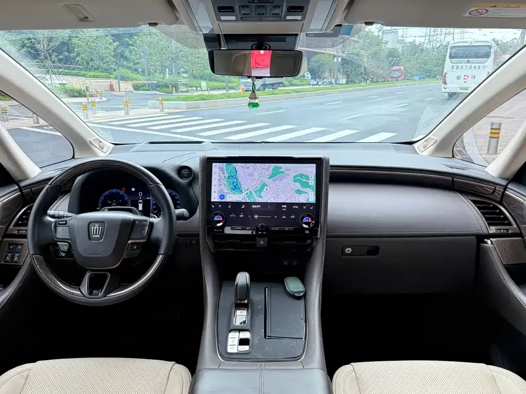 Toyota Vellfire — фото 6
