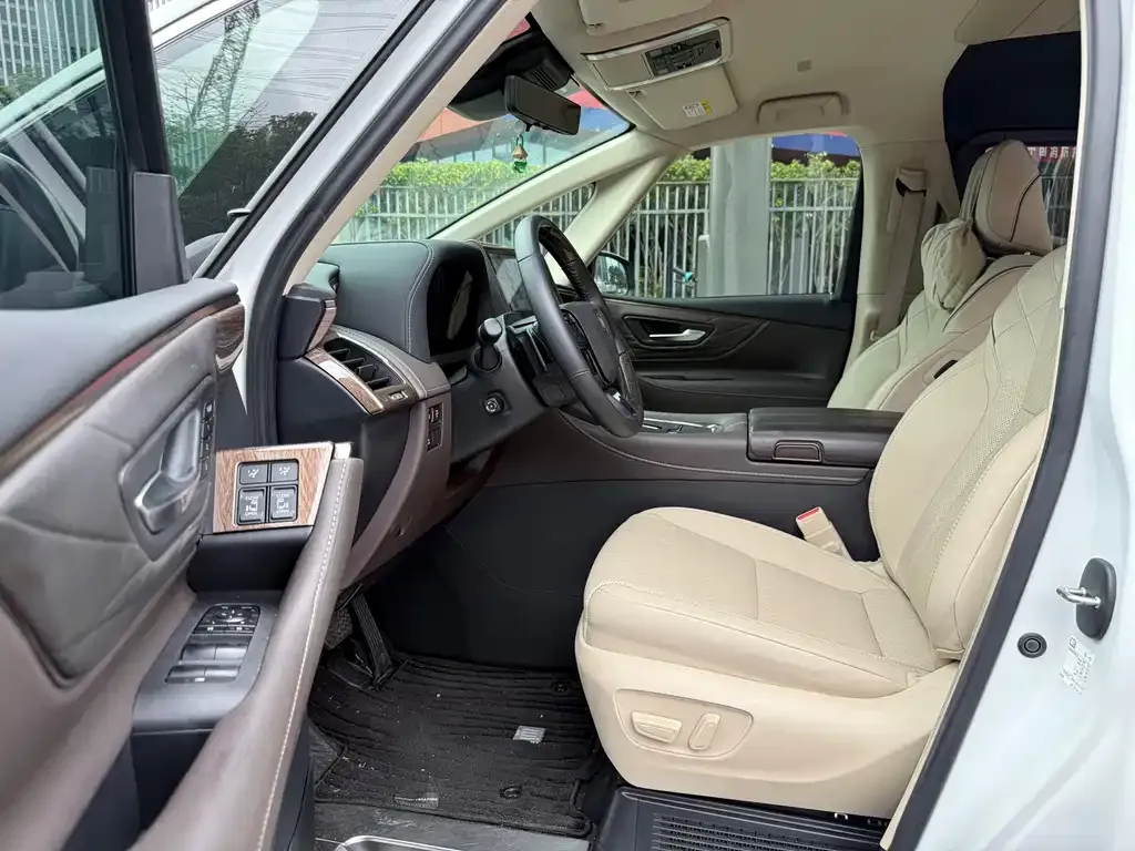 Toyota Vellfire — фото 7