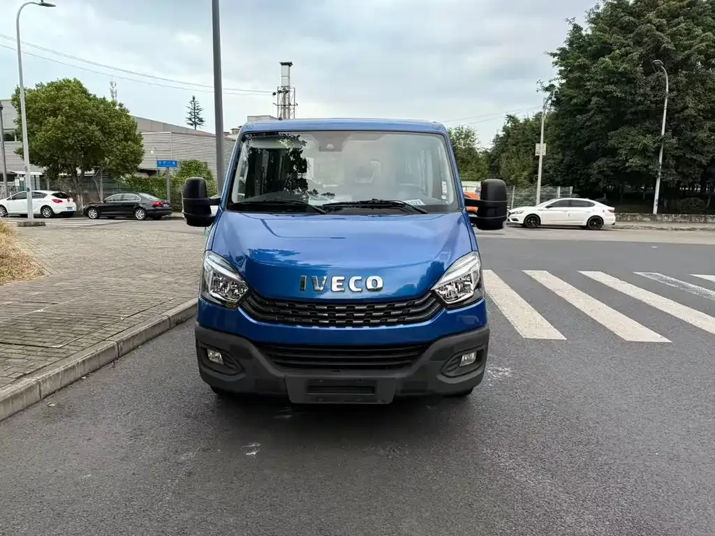 IVECO Ousheng 2023 из CN, фото 6