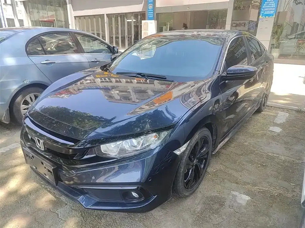 Honda Civic — фото 1