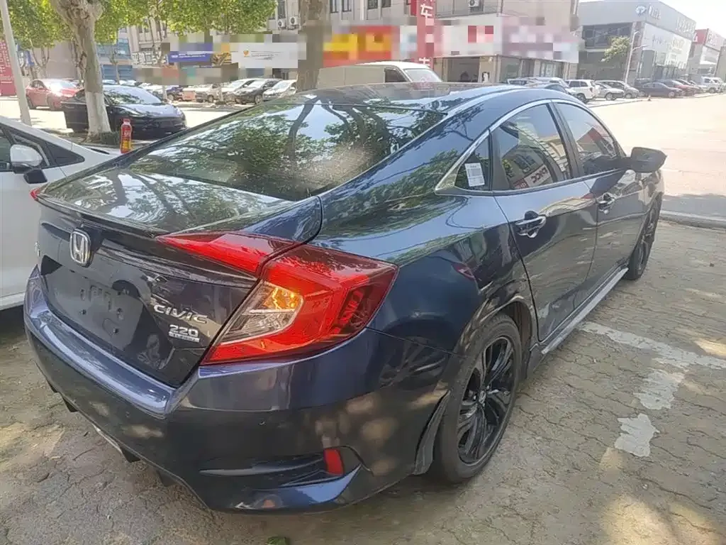 Honda Civic — фото 10