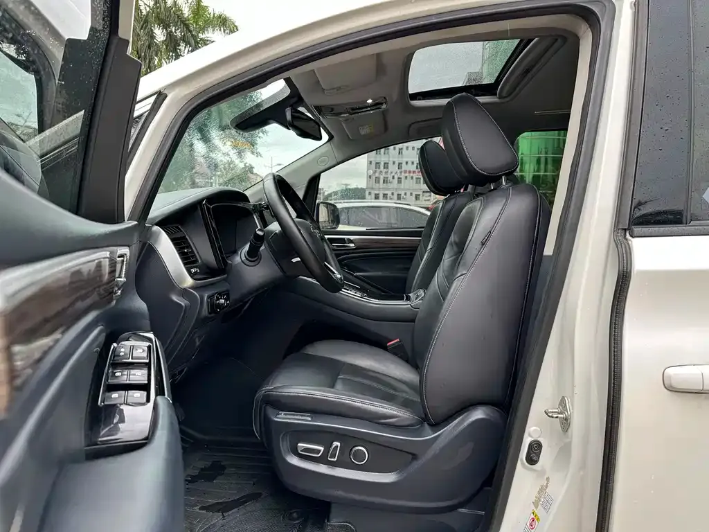 GAC Motor Trumpchi M8 — фото 2