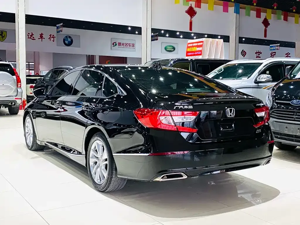 Honda Accord — фото 9