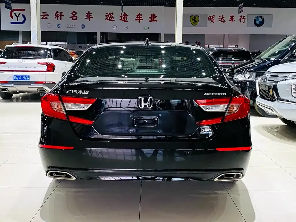 Honda Accord — фото 6