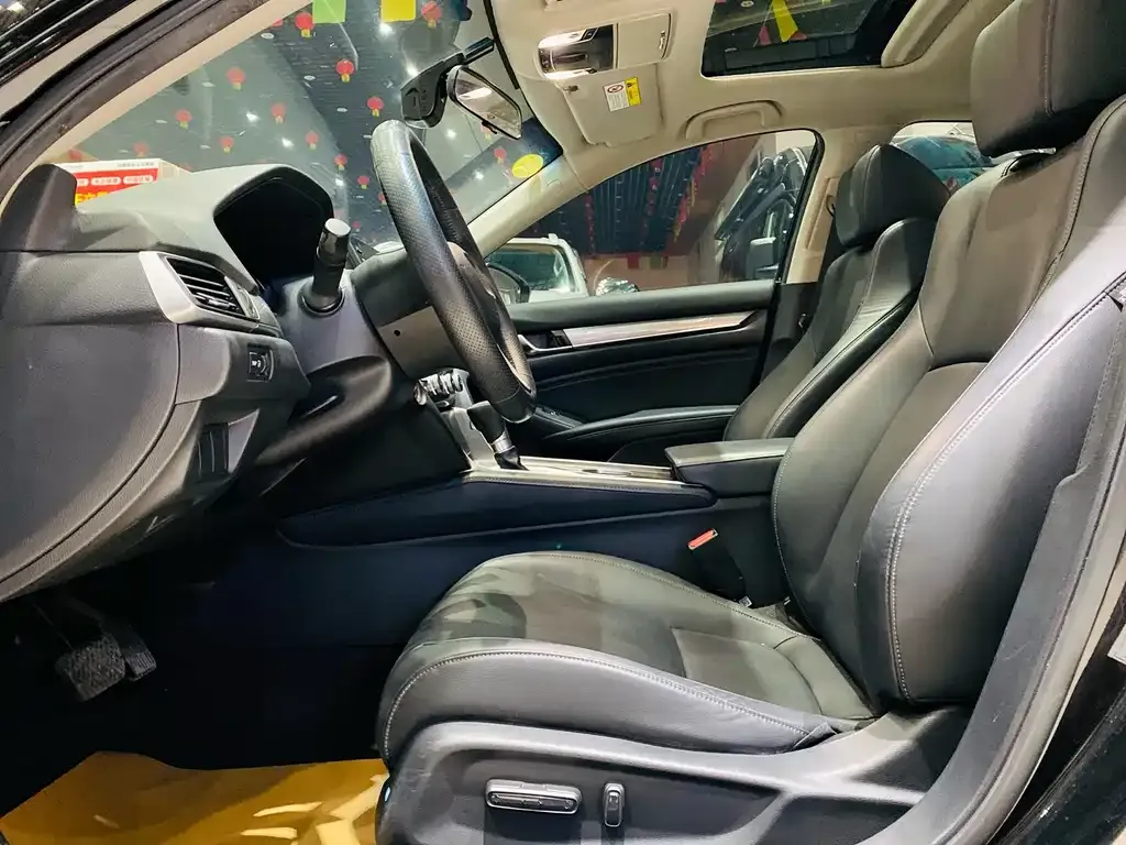 Honda Accord — фото 10