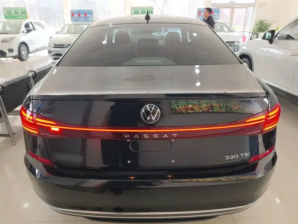 Volkswagen Passat — фото 10