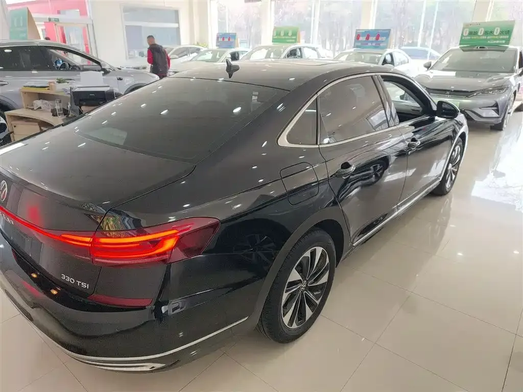 Volkswagen Passat — фото 7