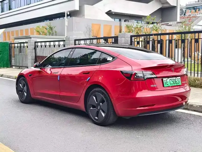 Tesla Model 3 — фото 5