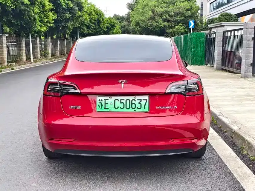 Tesla Model 3 — фото 4