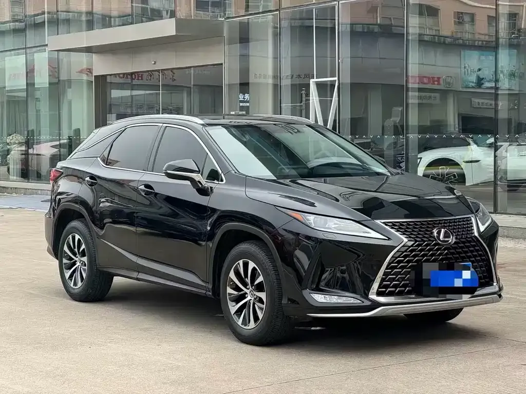 Lexus RX — фото 1