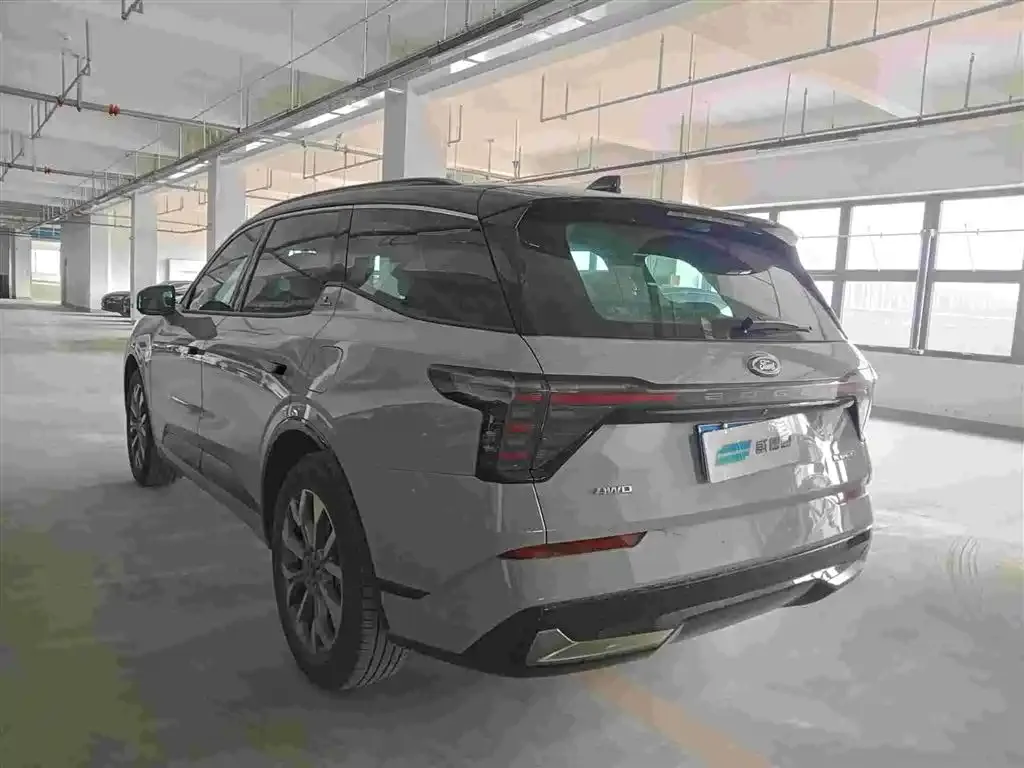 Ford Edge — фото 10