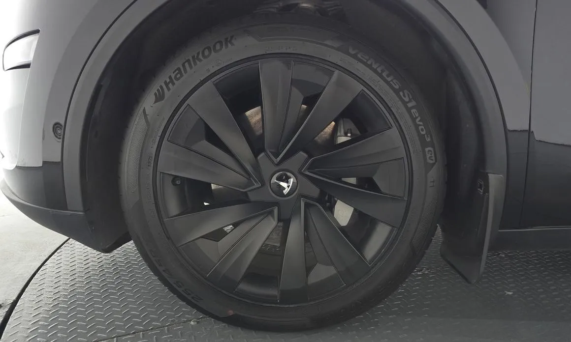 Tesla Model Y 2025 из KR, фото 5