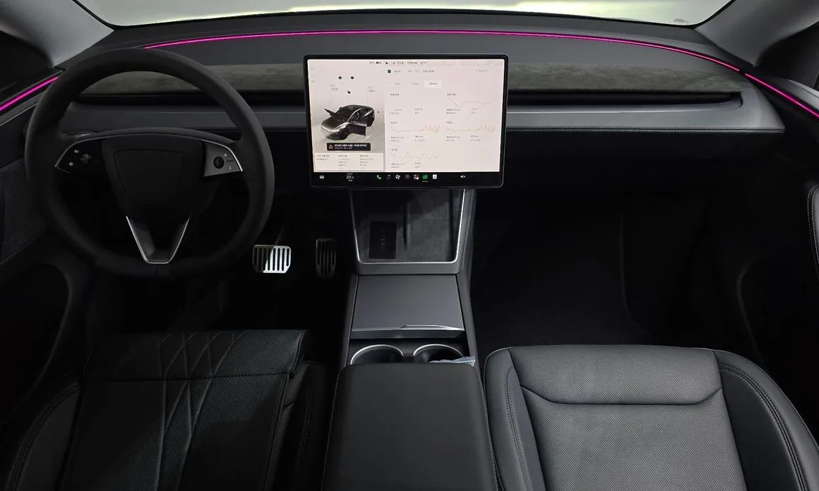 Tesla Model Y 2025 из KR, фото 2