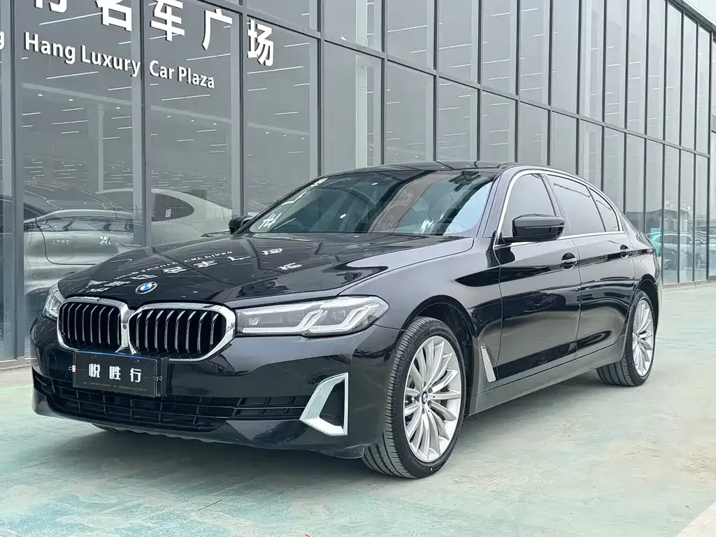 BMW 5 Series — фото 1