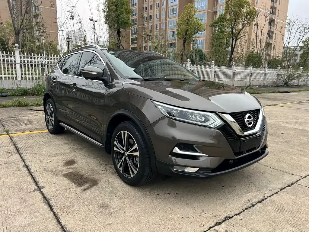Nissan Qashqai — фото 7