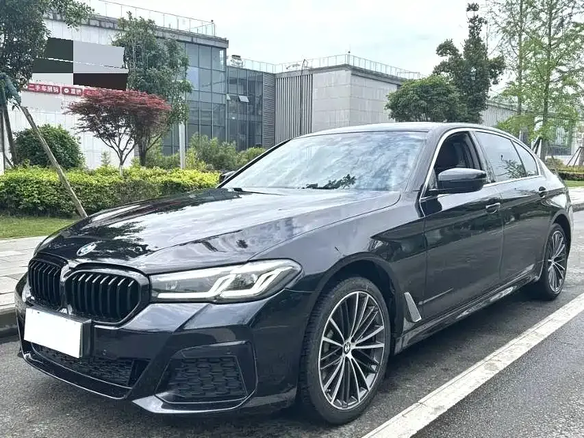 BMW 5 Series — фото 1