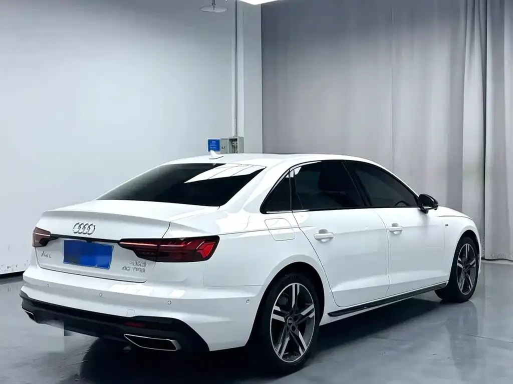 Audi A4L — фото 2
