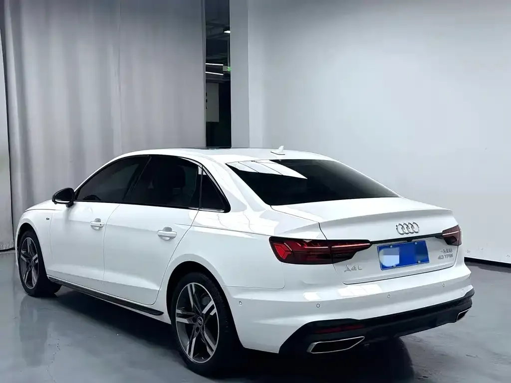 Audi A4L — фото 5