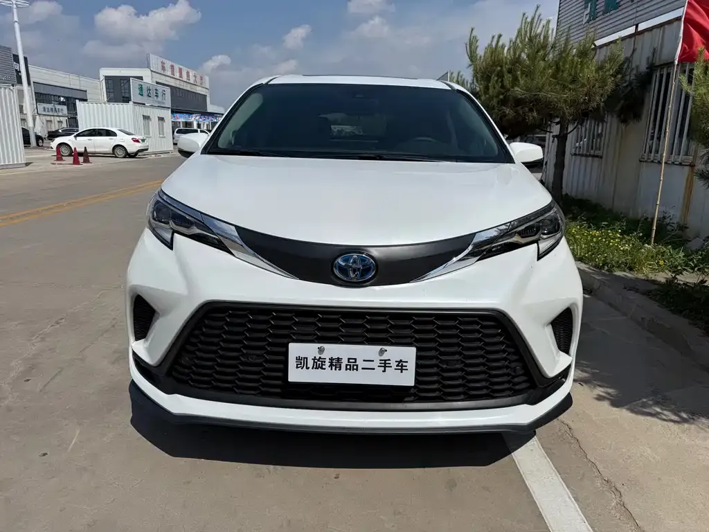 Toyota Granvia 2023 из CN, фото 6
