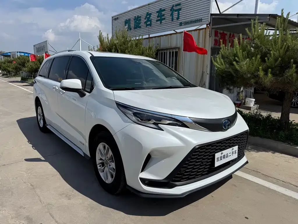 Toyota Granvia 2023 из CN, фото 7