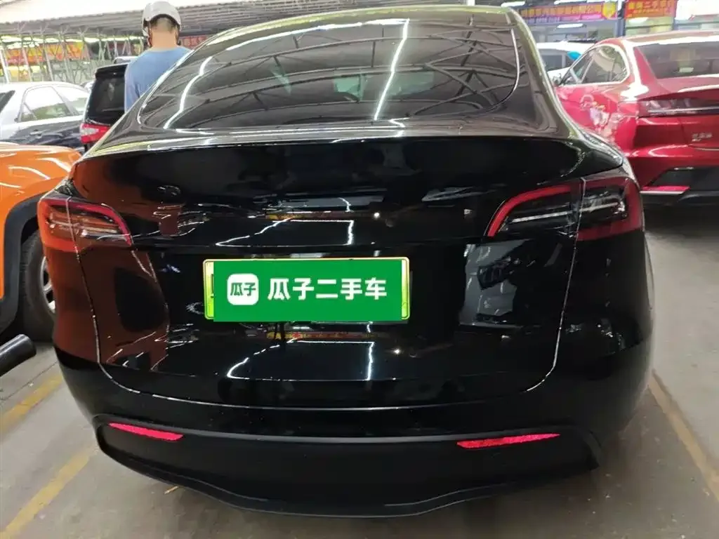 Tesla Model Y — фото 8