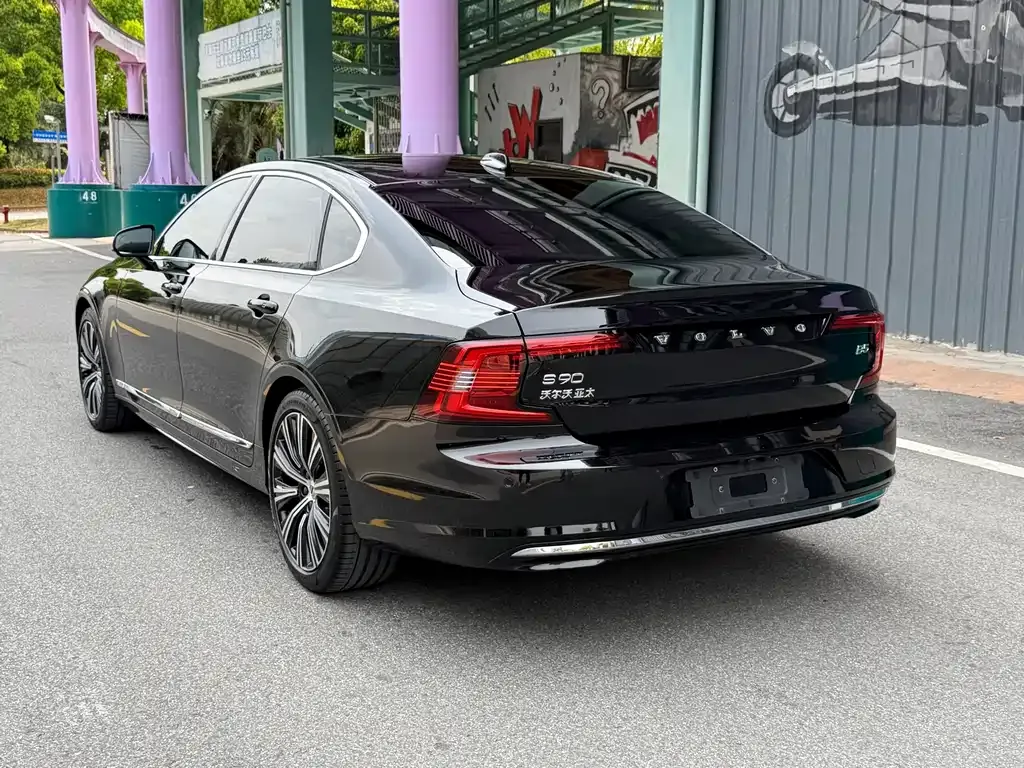 Volvo S90 — фото 8
