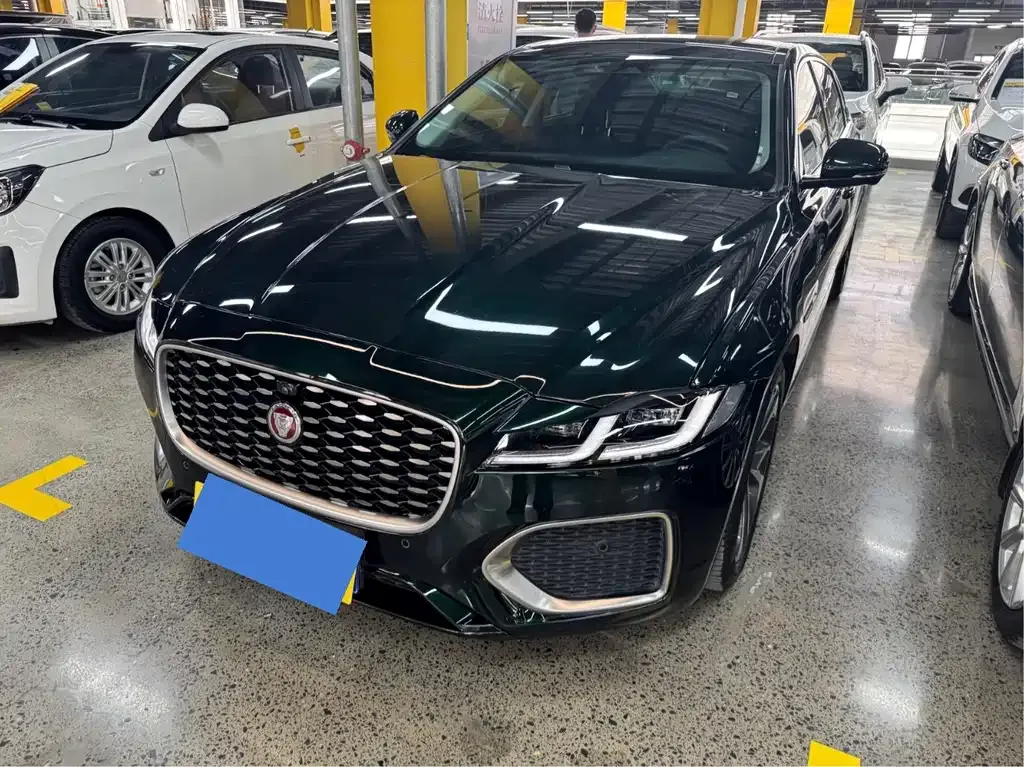 Jaguar XFL — фото 1