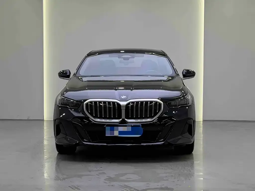 BMW 5 Series — фото 2