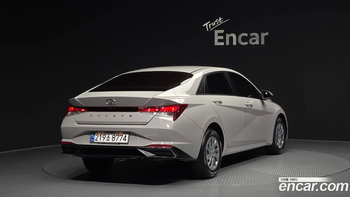 Hyundai AVANTE — фото 3