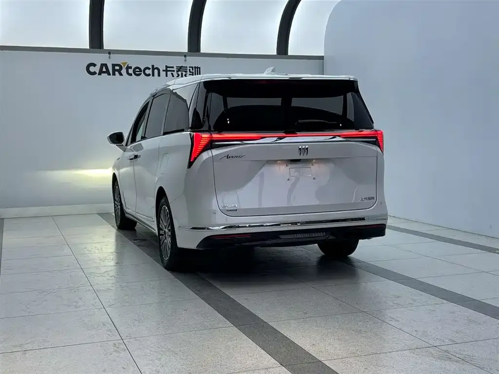 Buick GL8 Hybrid — фото 8