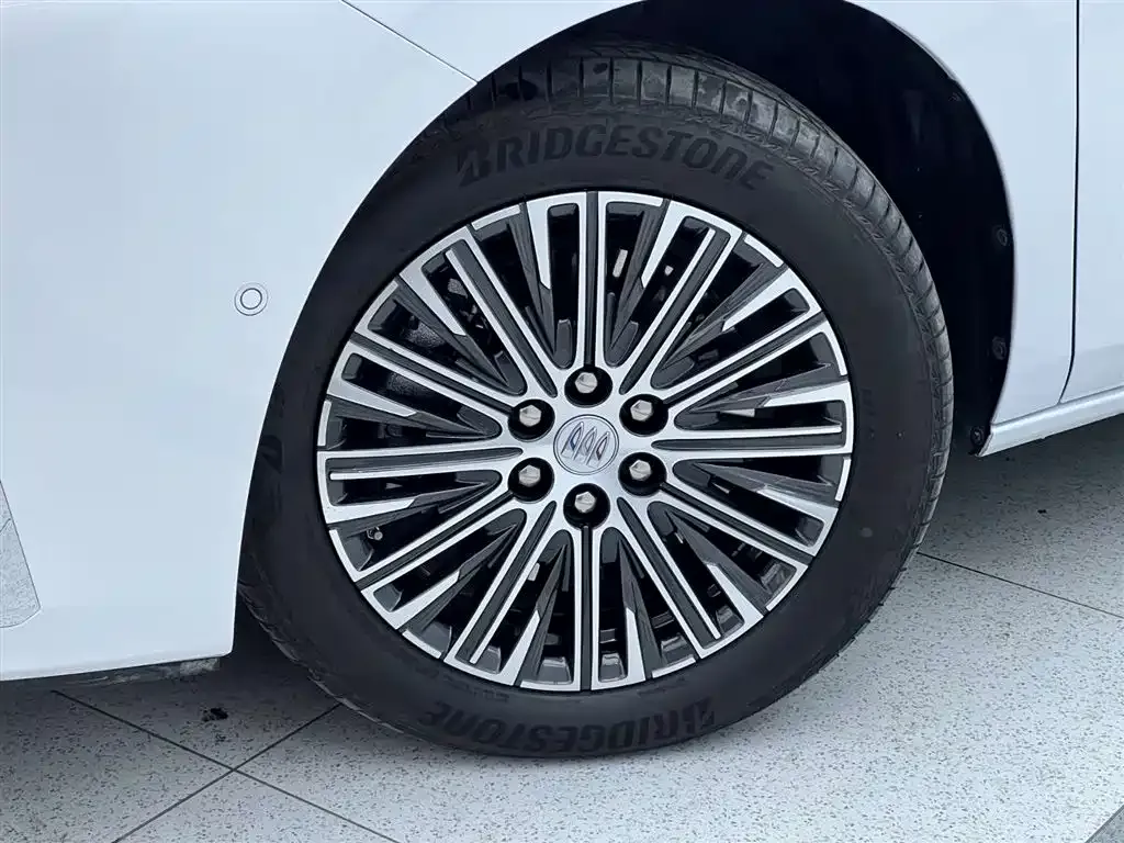 Buick GL8 Hybrid — фото 7