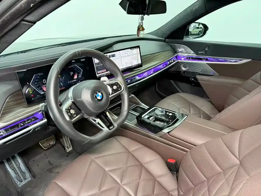 BMW 7 Series — фото 4
