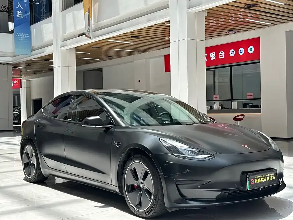 Tesla Model 3 — фото 4