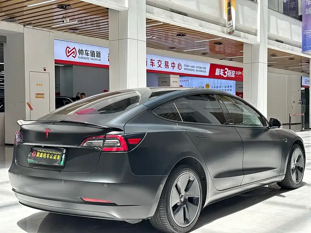 Tesla Model 3 — фото 3