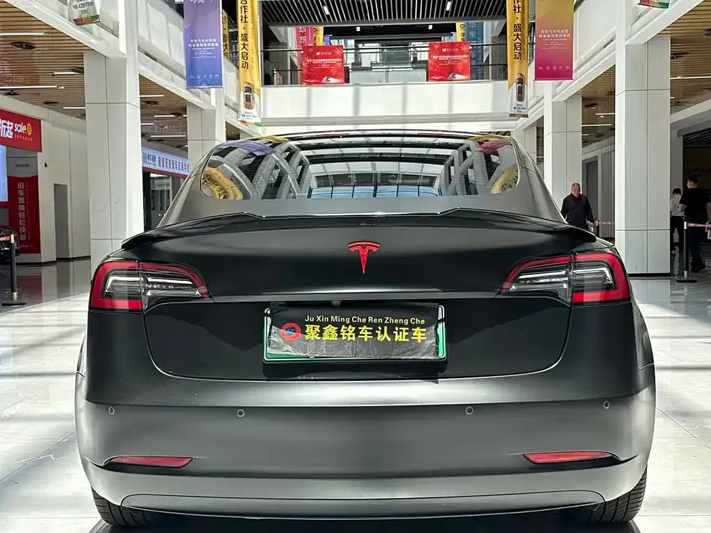 Tesla Model 3 — фото 9